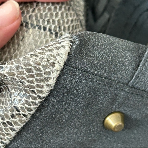 Braciano Gray Cream SnakeSkin Tote Shoulder Bag - Picture 7 of 16